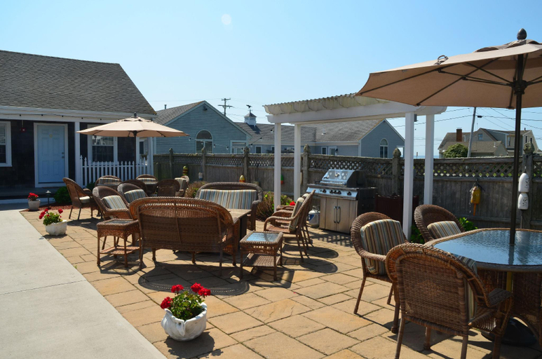 Food & Drinks 5, Shore Haven Inn, Barnstable
