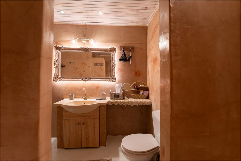 Bathroom 3, Lykovrisi Guest House, Central Greece