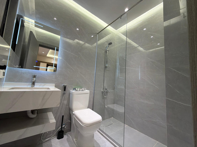 Bathroom 2, 204 JRE apartment with stunning boulevard veiw, Wadi Essier