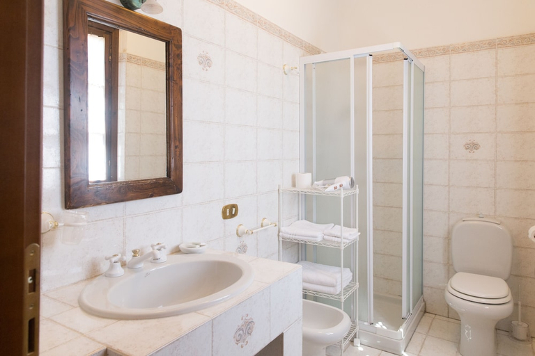 Bathroom 5, Le Anfore Agriturismo, Siena