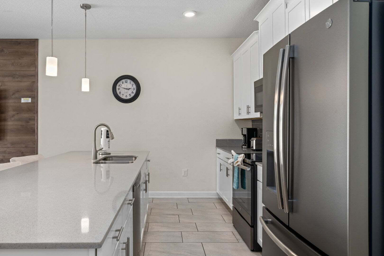 Private kitchen 2, Comfy Townhome 8 Min to Disney!, Osceola