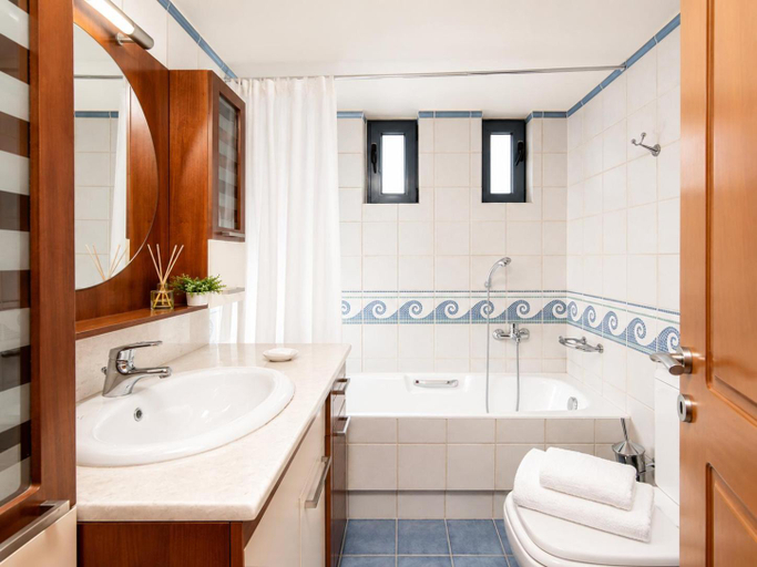 Bathroom, Royal Bay Villa Bali, Crete