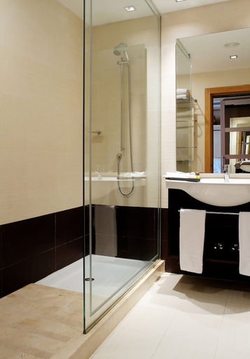 Bathroom 5, Oca Palacio de la Llorea Hotel & Spa, Asturias