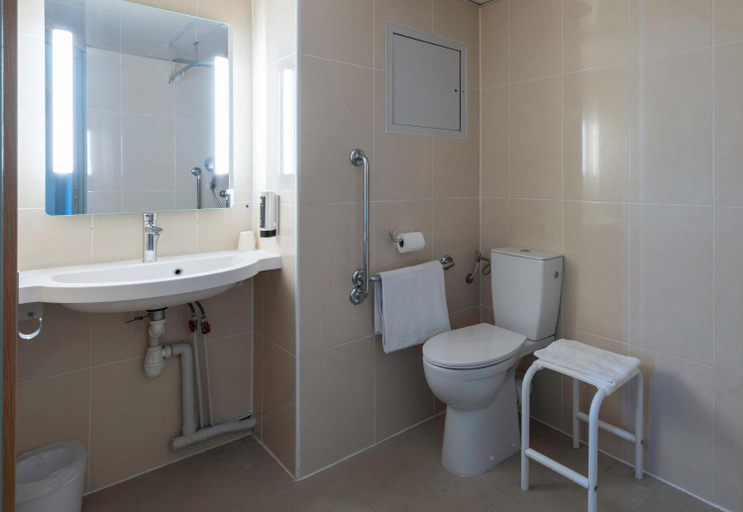 Bathroom 4, B&B HOTEL BEAUVAIS, Oise