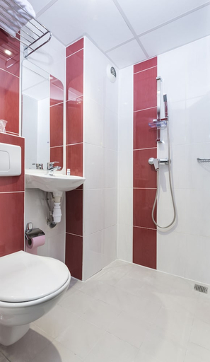 Bathroom 4, Hôtel La Fontaine by BALLADINS St Quentin Gauchy, Aisne