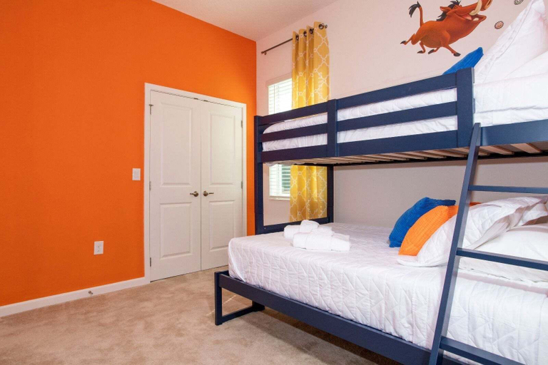 Room 5, Gorgeous Family Home! Sleeps 28, Osceola