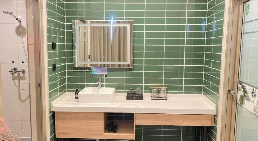 Bathroom 3, GreenTree Inn Hebei Xingtai Pingxiang County Jianshe Street, Xingtai