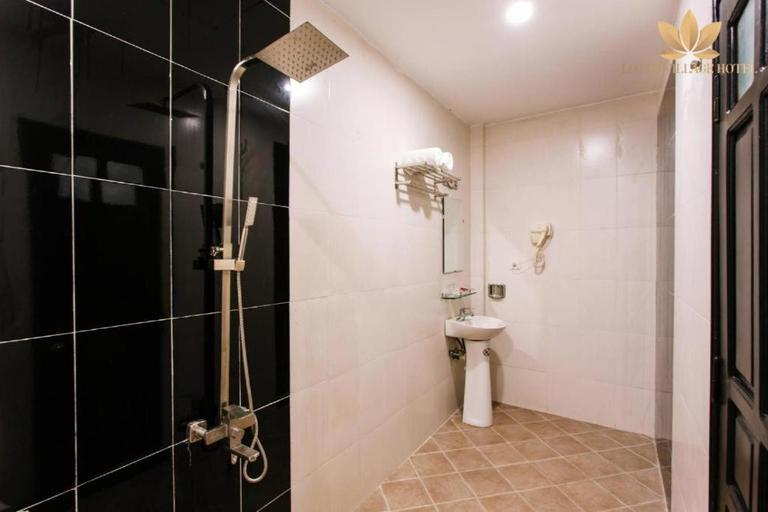 Bathroom, Lotus Village Hotel, Thạch Thất