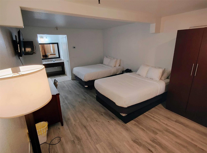 Bedroom 3, Rodeway Inn & Suites Rancho Cordova - Folsom, Sacramento