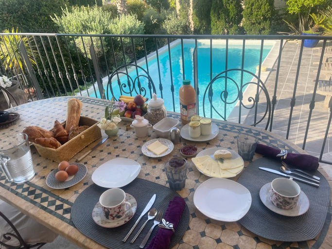 Food & Drinks, Bouzigues Suite Parentale Etang de Thau, Hérault