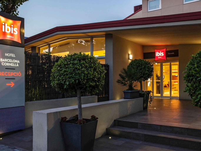 Exterior & Views 2, ibis Barcelona Cornella, Barcelona