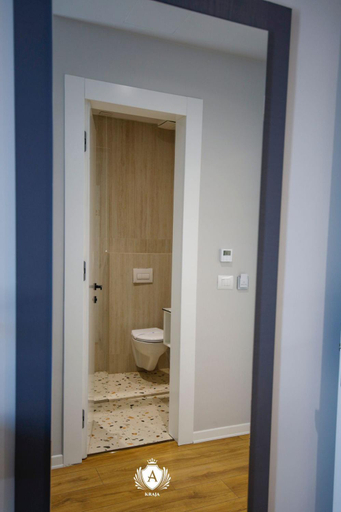 Bathroom 4, Kraja Hotel, Durrësit