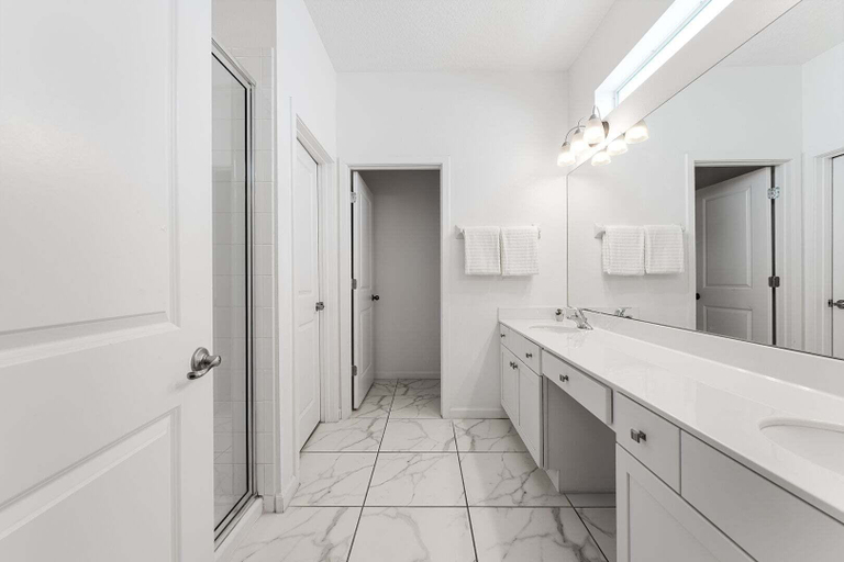 Bathroom 2, Spacious 9br, 9BA Resort Home w/ Private Pool, Osceola