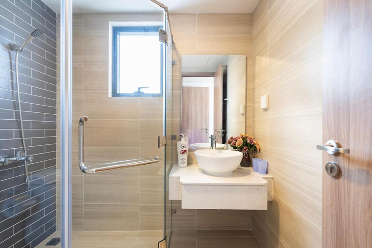 Bathroom 3, SOHO D1 - near Bui Vien , Ben Thanh market 1km, District 1