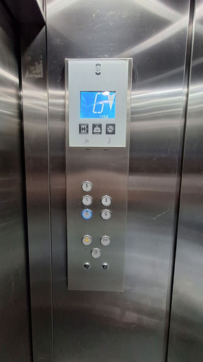 Elevator, AP com 2 Suítes na Praia do Forte Malibu, Cabo Frio
