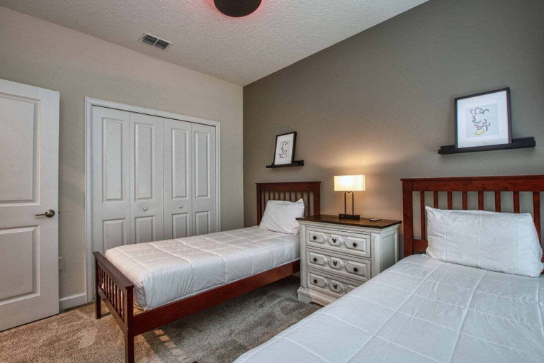 Room 4, Fancy Family Home 10min-disney Private Pool 108, Osceola