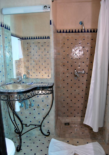 Bathroom 5, Suite Hotel Tilila, Agadir-Ida ou Tanane