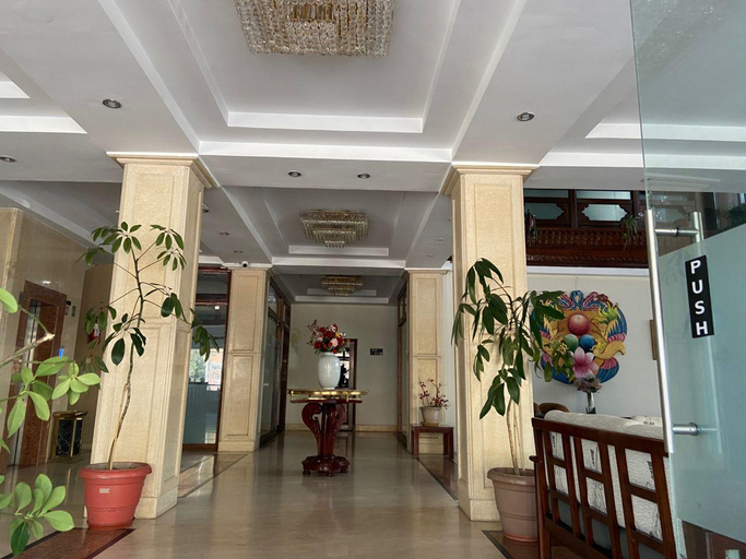 Others 2, Hotel Kisa, Chang