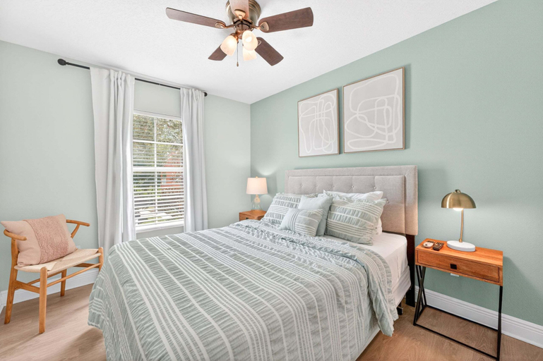 Room 3, Cozy 3BR Townhome 5 Miles From Disney, Osceola
