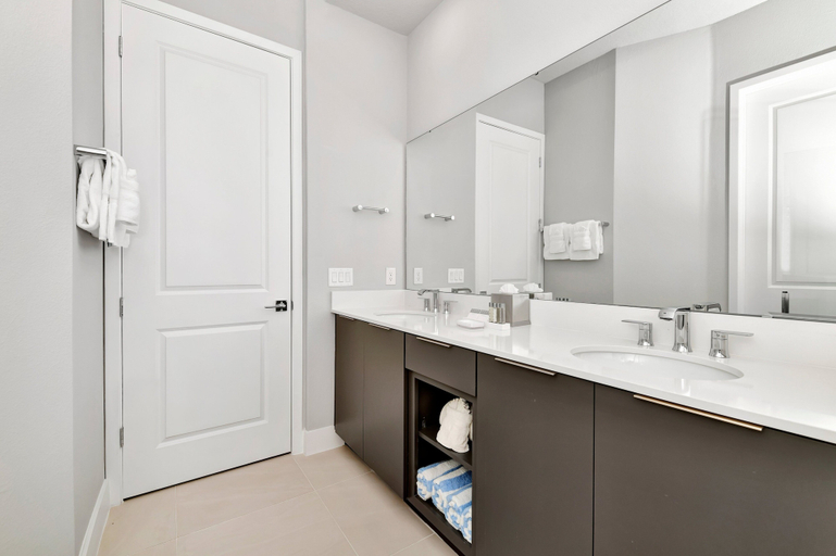 Bathroom 3, Private Condo, Ideal for Groups. apt - 136, Osceola