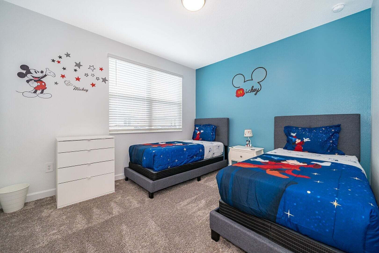Room 3, Champions Gate 5BR w Pool Sleeps 12, Osceola