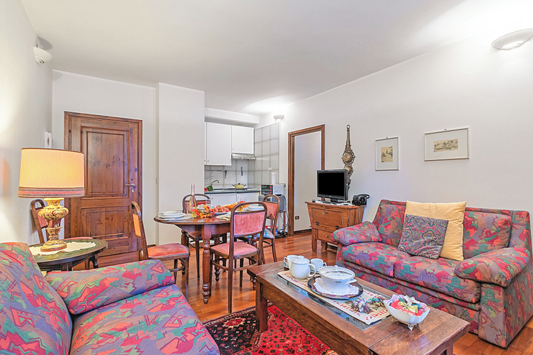 Living area 4, Appartamento Cuore Alpino Near Slopes for 4, Torino