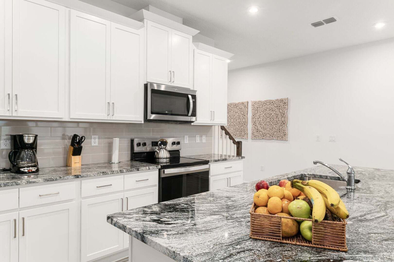Private kitchen 4, Bright and Comfy Villa Private Pool, Osceola