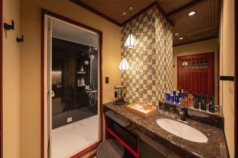 Bathroom, Hotel Kinsenkaku, Toyota