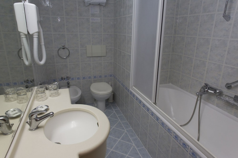 Bathroom 3, ADRIATIQ HOTEL FARAON, Trpanj