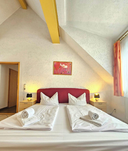Bedroom 3, Historisches Weinhotel Zum Grünen Kranz, Rheingau-Taunus-Kreis