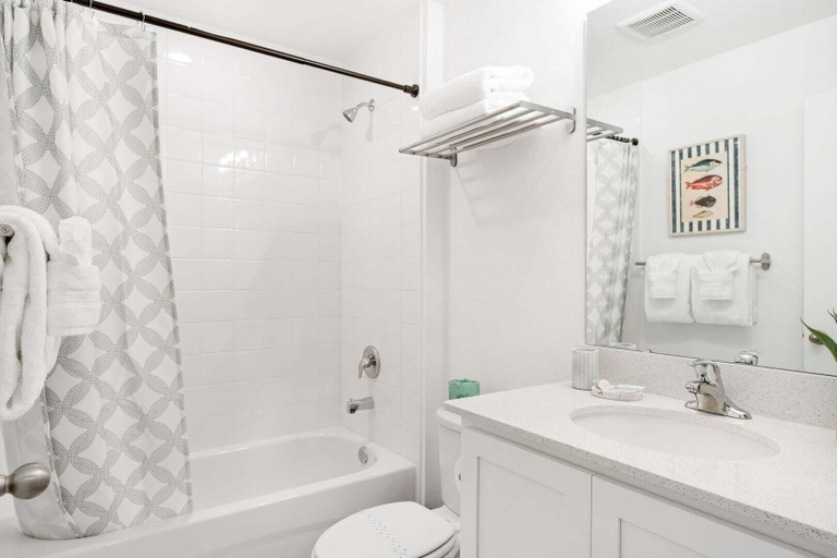 Bathroom 5, Lake View Villa Sleeps 8!, Polk