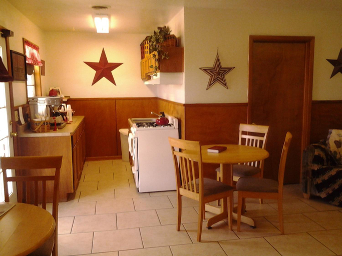 Others 4, American Star Inn, Floyd