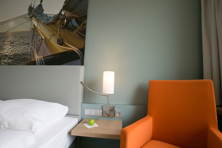 Bedroom 2, Nordsee Hotel Bremerhaven, Bremerhaven