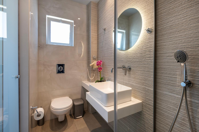 Bathroom 3, Gelli Apartments, South Aegean