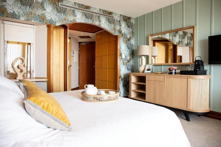 Bedroom, Grand Hotel Les Flamants Roses Thalasso & Spa, Pyrénées-Orientales