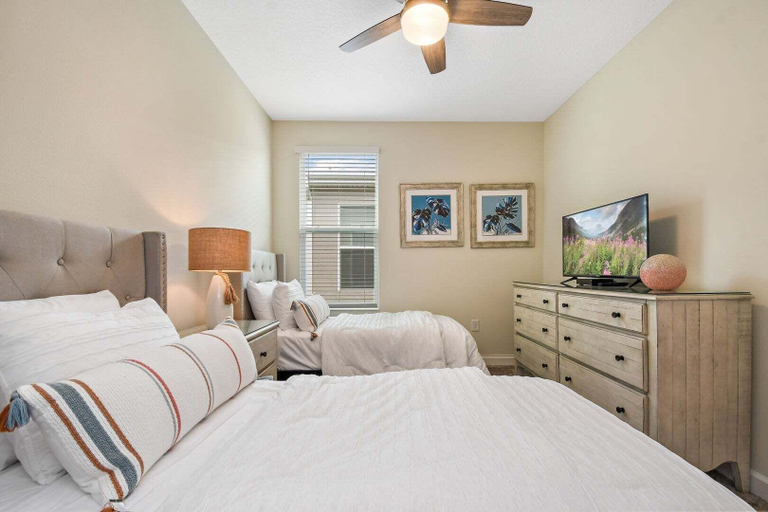 Room 5, Home Away From Home! 6br, 5.5 BA, Osceola