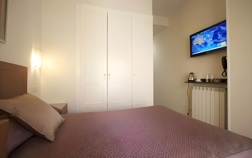 Bedroom 2, Rincon de Gran Via, Madrid