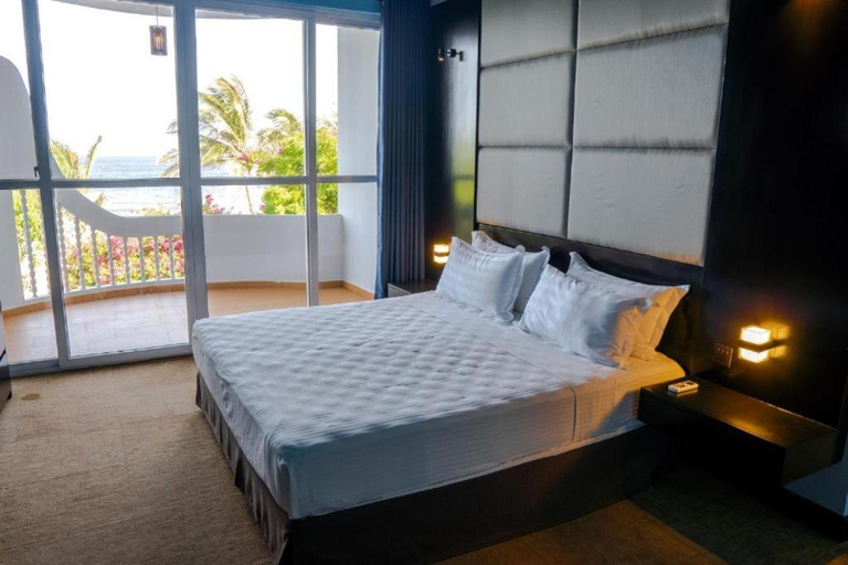 Bedroom 2, Peacock Beach Hotel, Hambantota