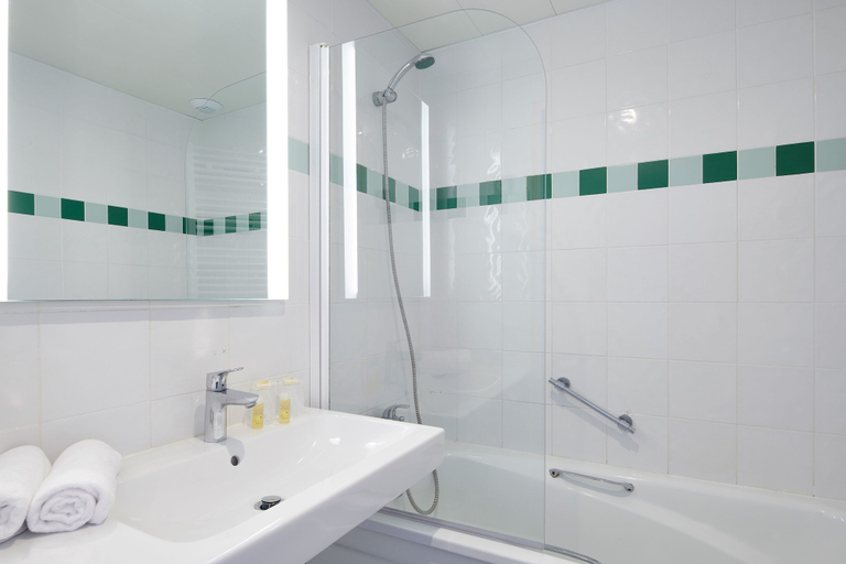 Bathroom 3, Club Vacances Bleues Plein Sud, Var