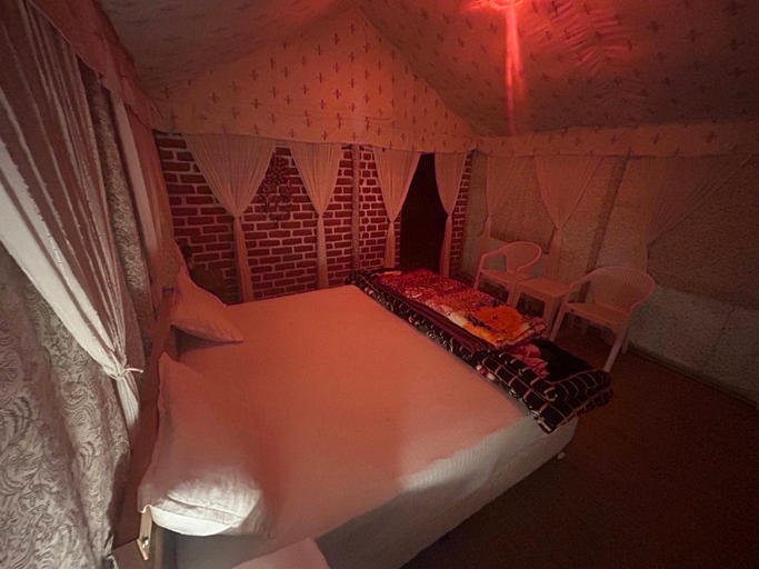 Bedroom 2, Nomadic soul camps, Mandi