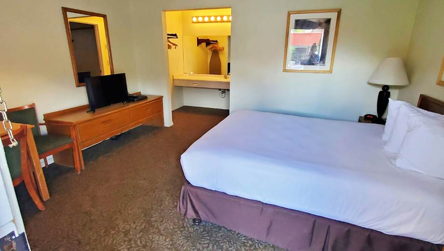 Bedroom 2, MAGNUSON HOTEL ELY, White Pine