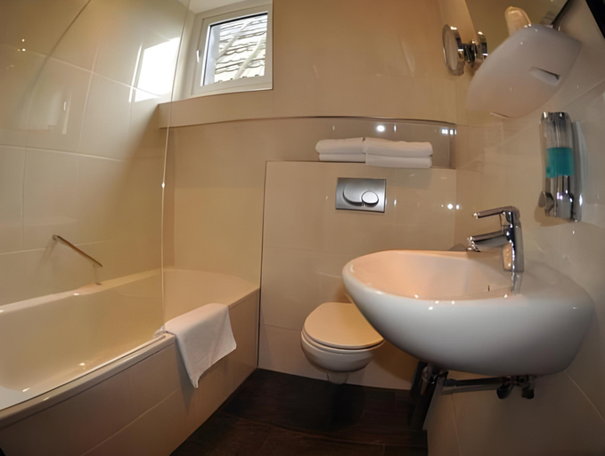 Bathroom 4, Budget Hotel Le Beau Rivage Middelburg, Middelburg