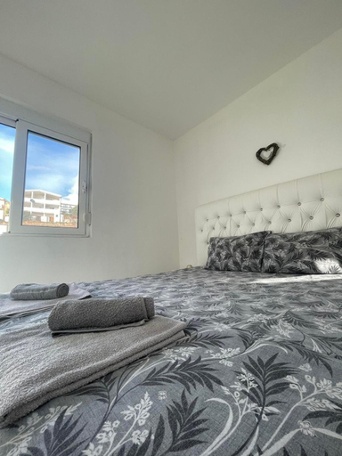 Bedroom 2, Summer Dreams