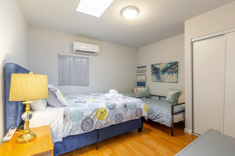 Interior 4, Marbella Lane - 2BR Guest House Dtwn RWC Pking, San Mateo