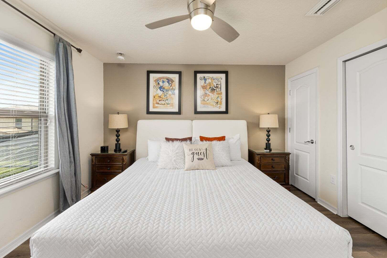 Room 3, Spacious Resort Home for Large Groups Near Disney, Osceola