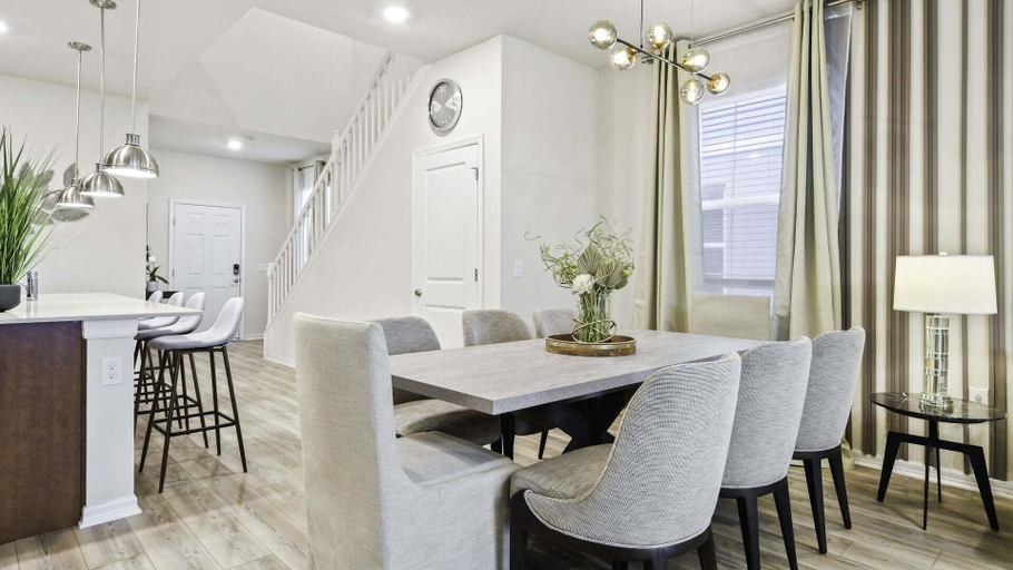 Room 5, Stylish Vacation Home w Pool, Game Room & Resort Fun, Polk