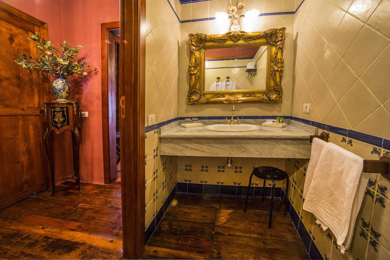 Bathroom 4, Hotel Emblematico San Marcos, Santa Cruz de Tenerife