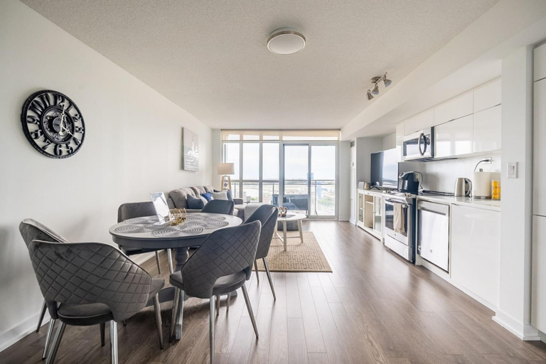 Room 3, Toronto. 21 Iceboat 19 Floor, Toronto