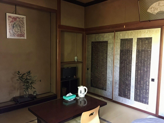 Others 3, Chitose Ryokan, Nyūzen