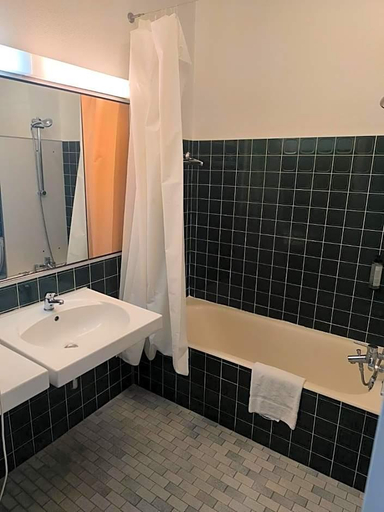 Bathroom 3, Adonis Lyon Est Hotel Artys, Rhône